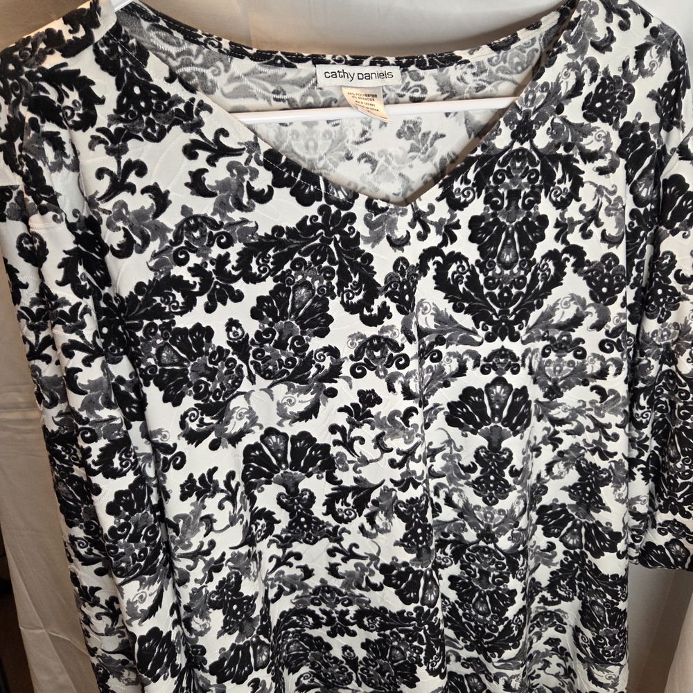 Cathy Daniels Womens   Pasliey Top XL